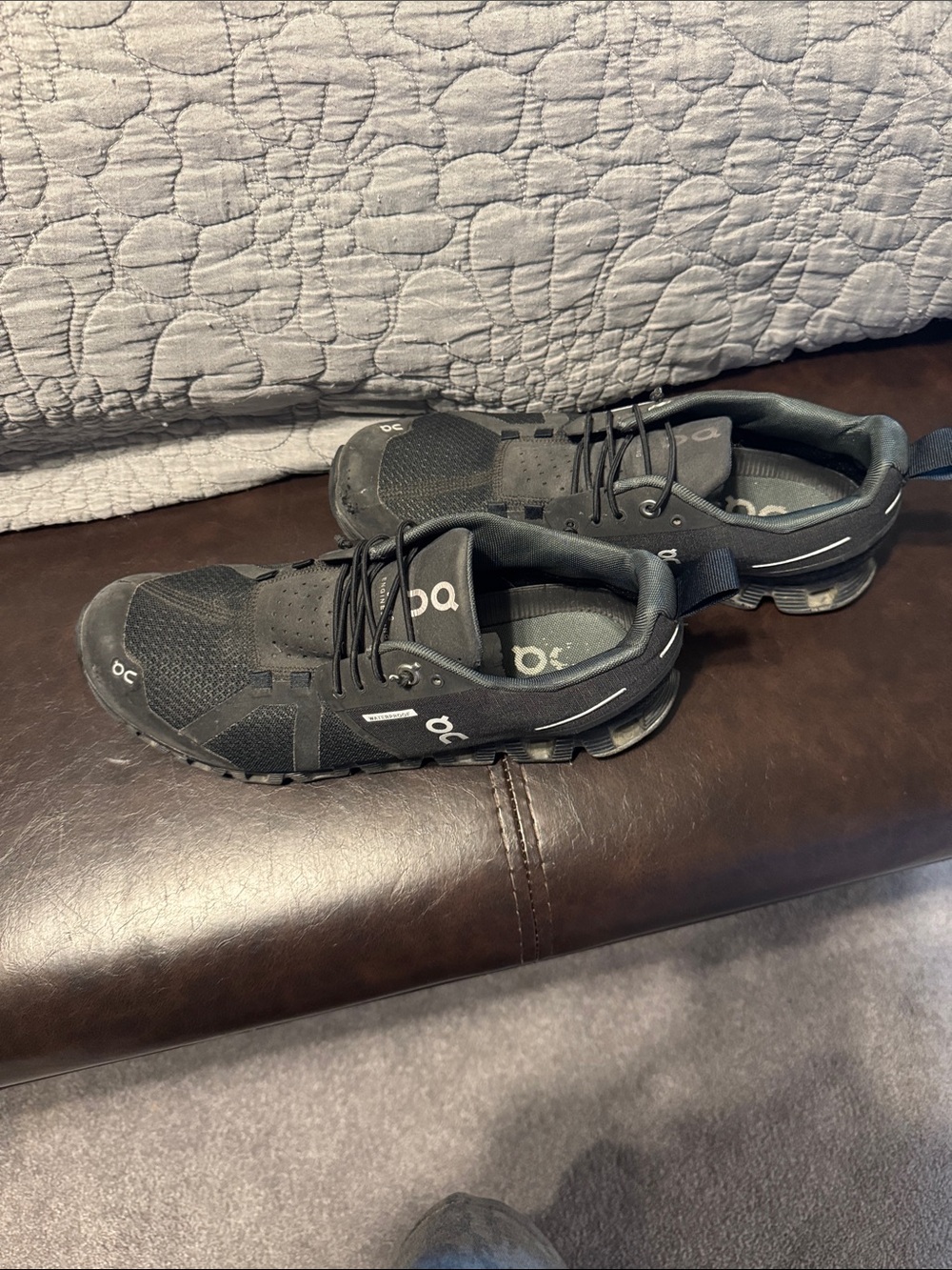 On Running Men's Black Athletic Trail Shoes